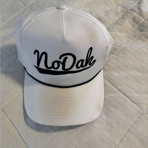 White NoDak North Dakota Hat Fighting Sioux